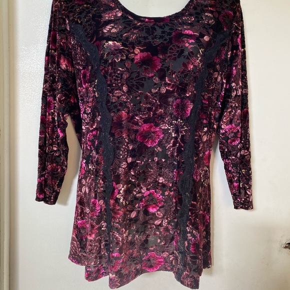NWOT Women Floral Multicolor Tops Size M - Picture 2 of 7